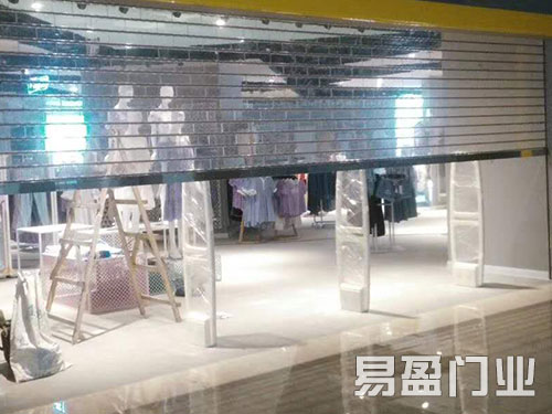 水晶側(cè)向卷簾門(mén)2