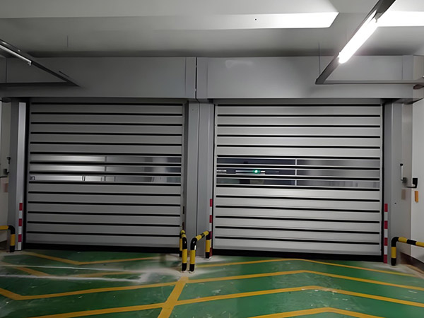 硬質(zhì)快速門